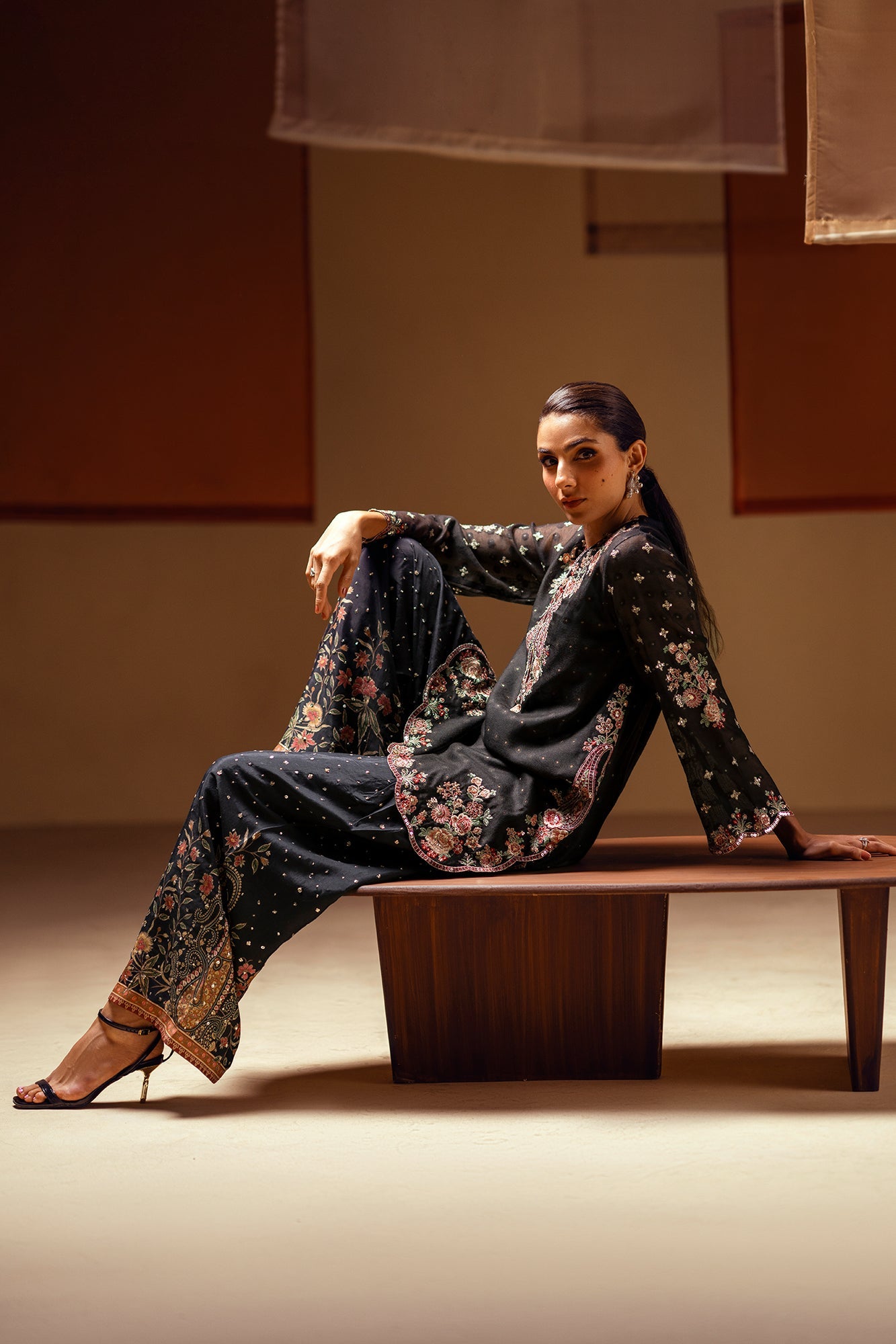 EMBROIDERED SUIT (E0832/104/902) - Image 3