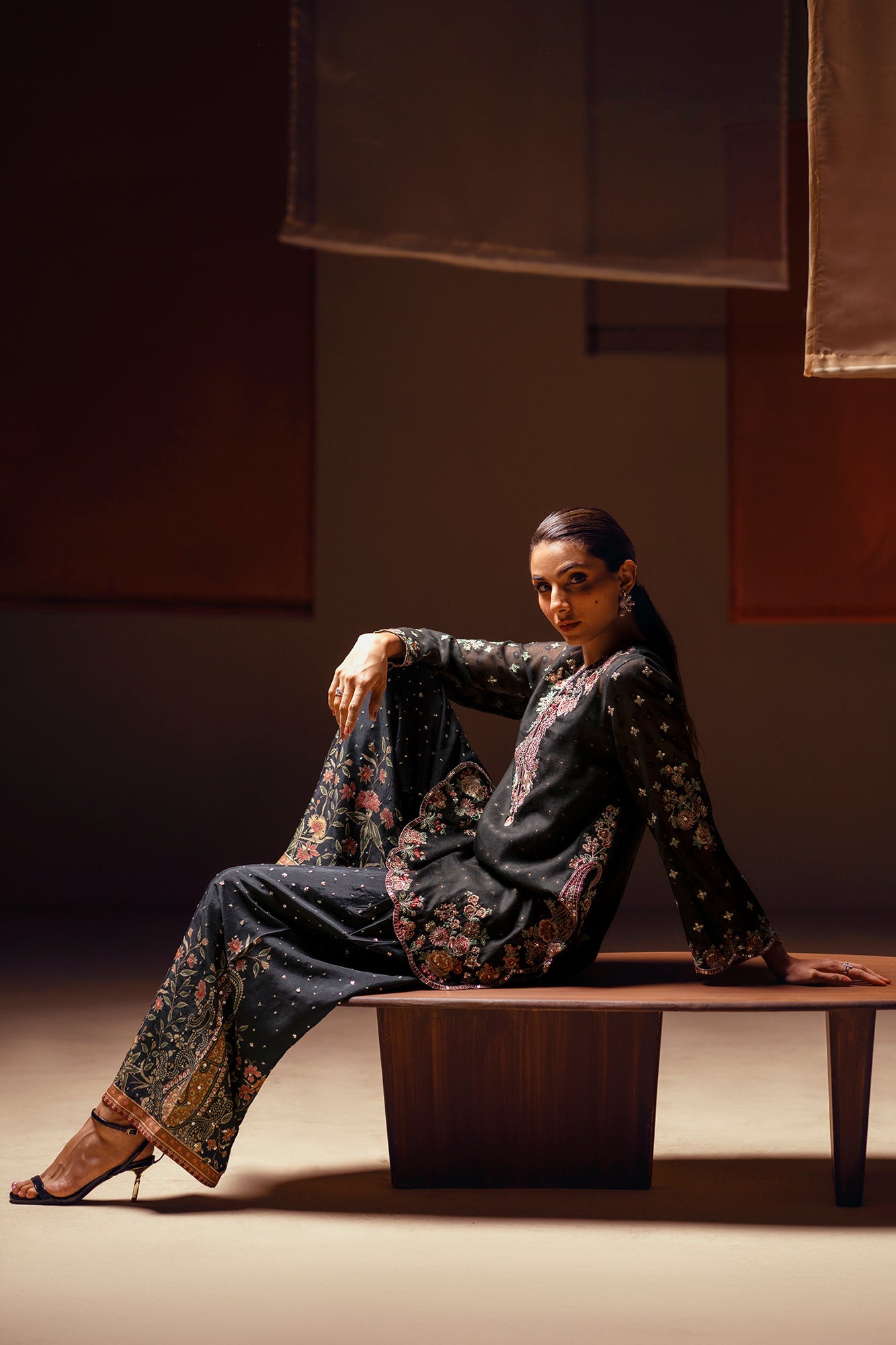 EMBROIDERED SUIT (E0832/104/902) - Image 4