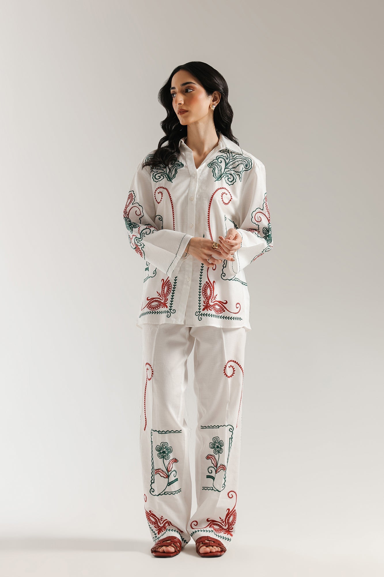 EMBROIDERED SUIT (E0656/106/001) - Image 2