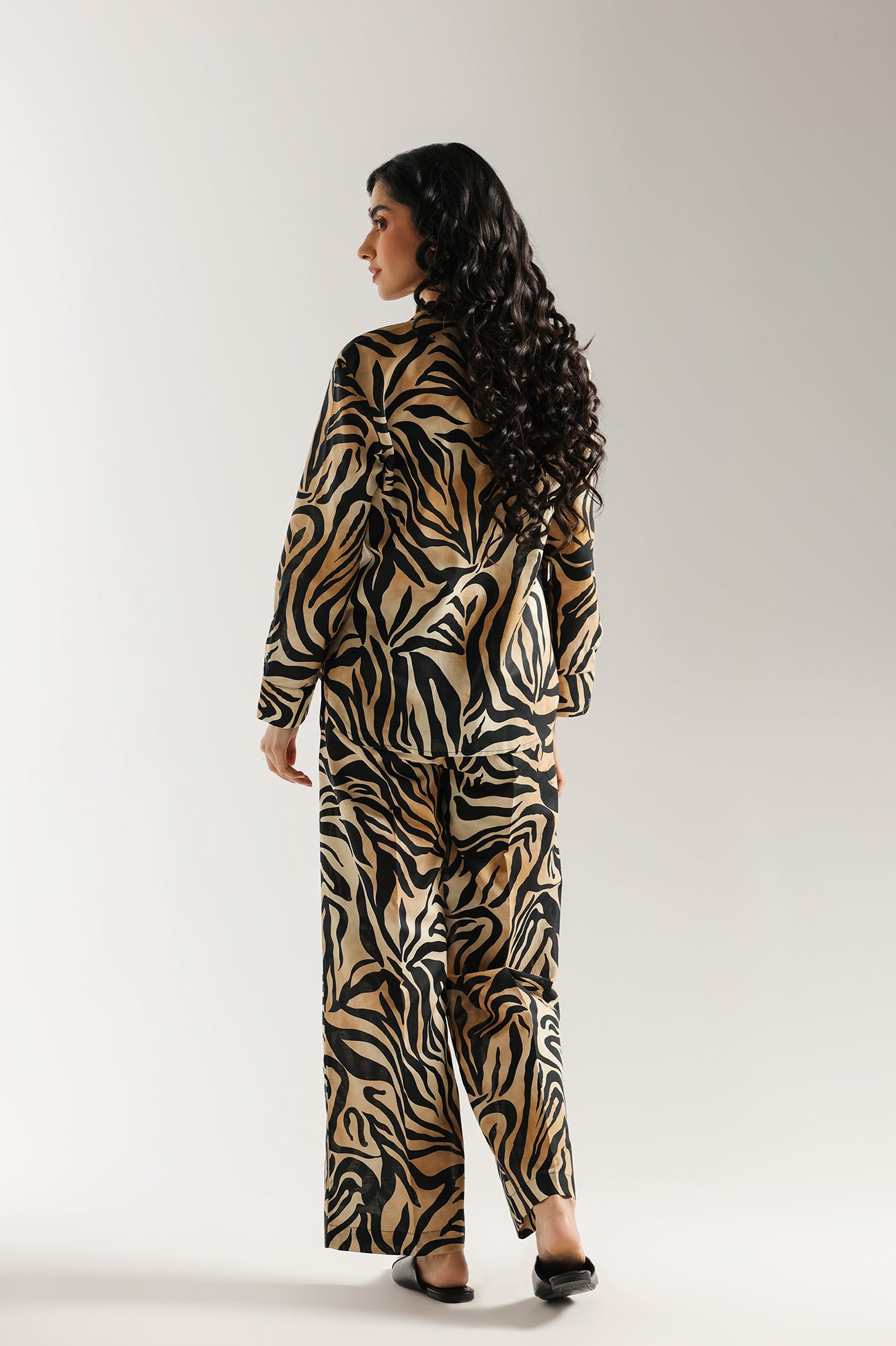 SOLID SUIT (E0666/116/114) - Image 3