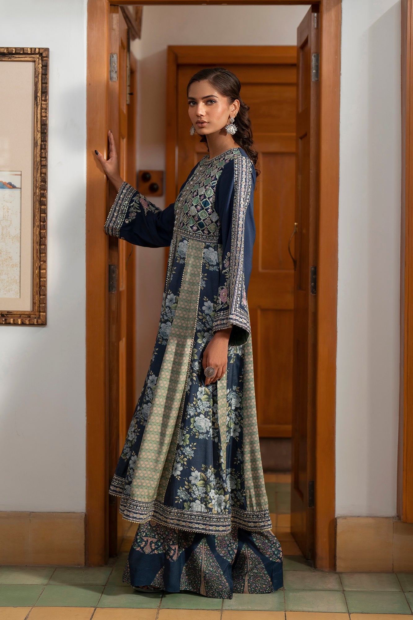 EMBROIDERED SUIT (E104/603/0804) - Image 4