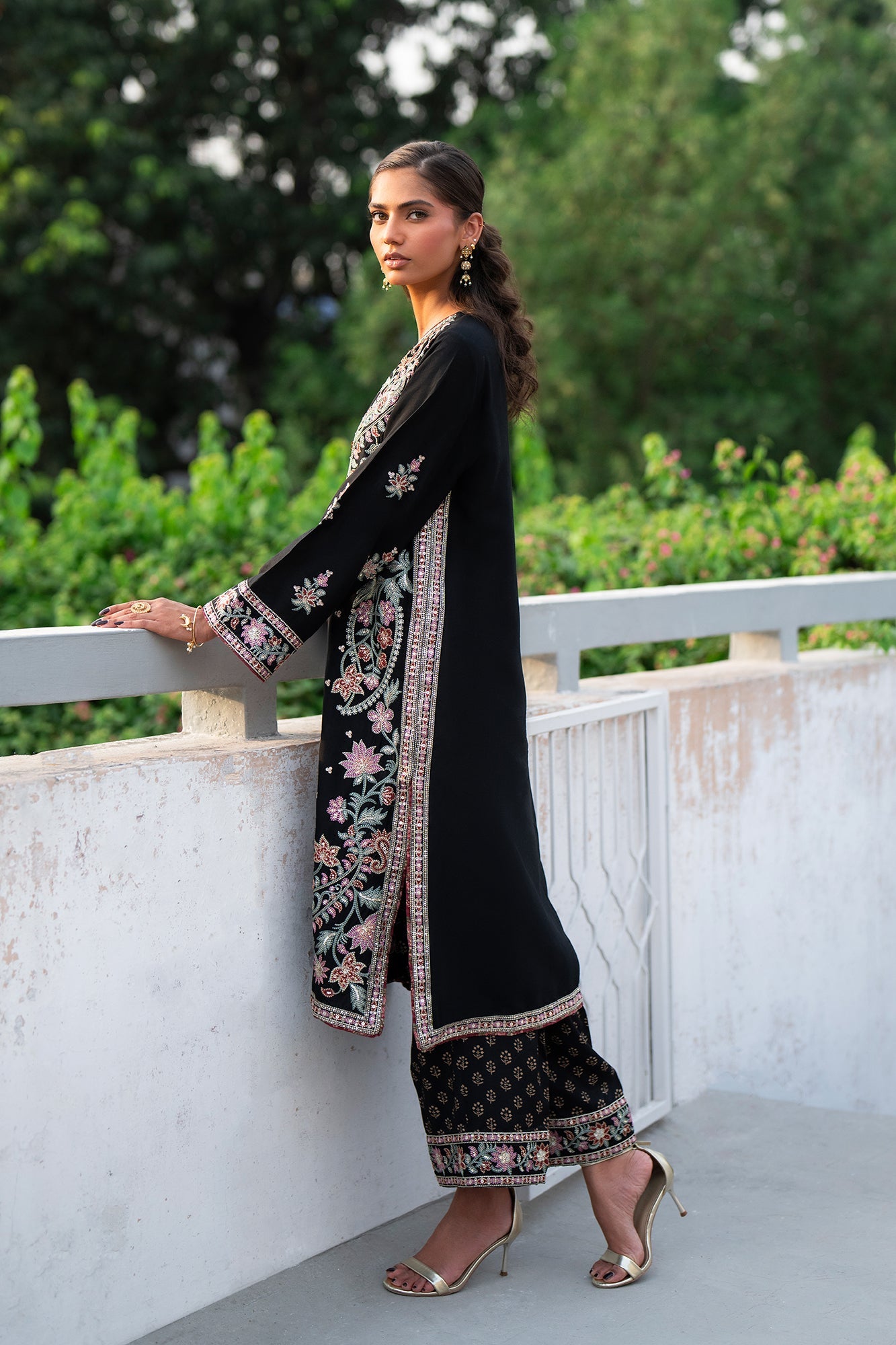 EMBROIDERED SUIT (E104/902/0819) - Image 10