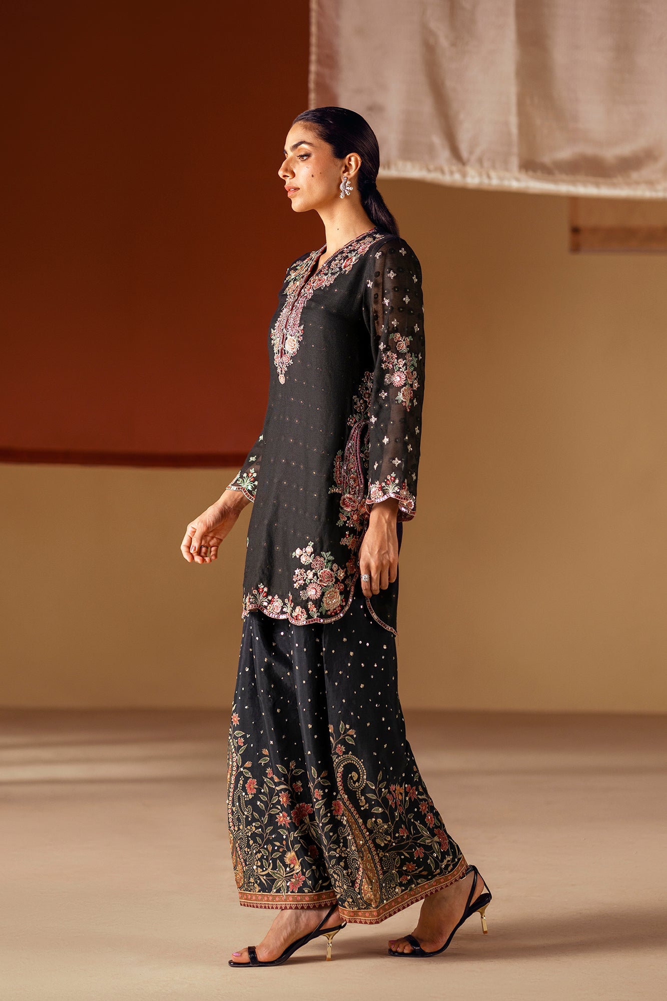 EMBROIDERED SUIT (E0832/104/902) - Image 10