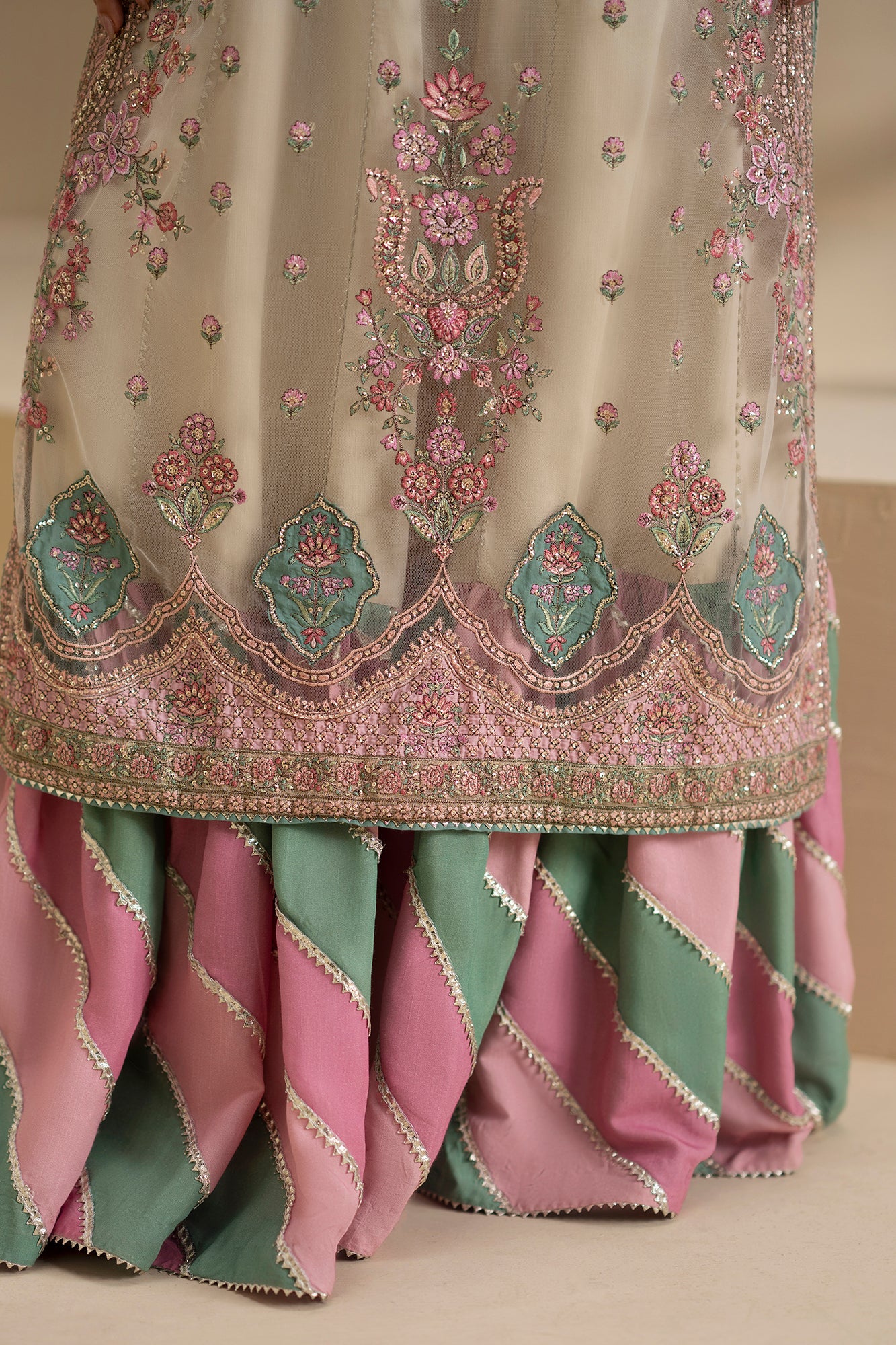 EMBROIDERED SUIT (E0906/104/003) - Image 8