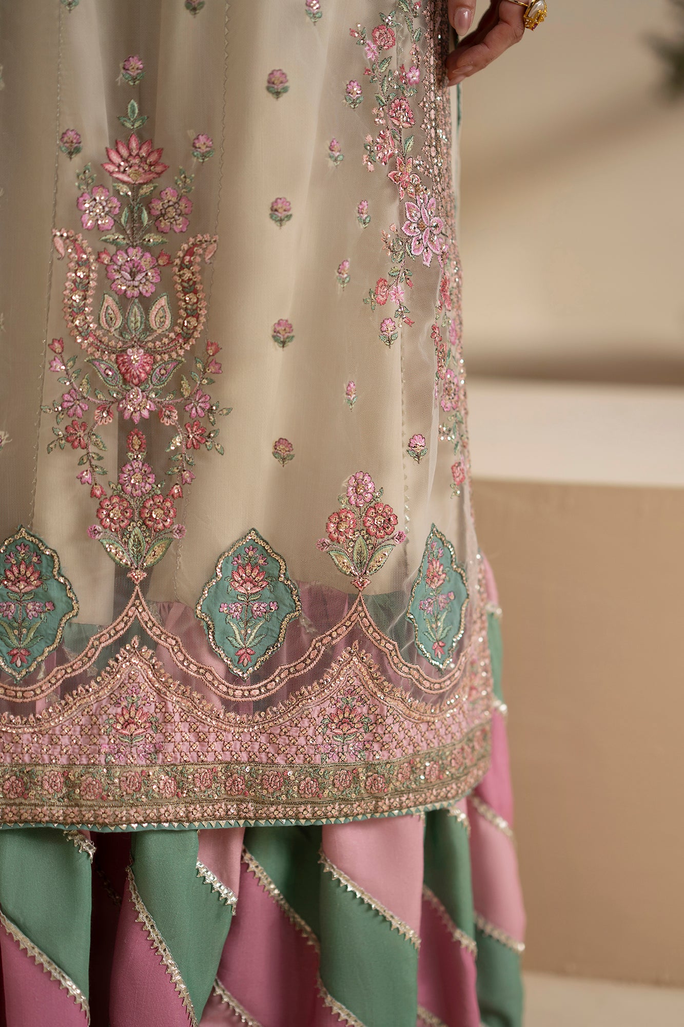 EMBROIDERED SUIT (E0906/104/003) - Image 9
