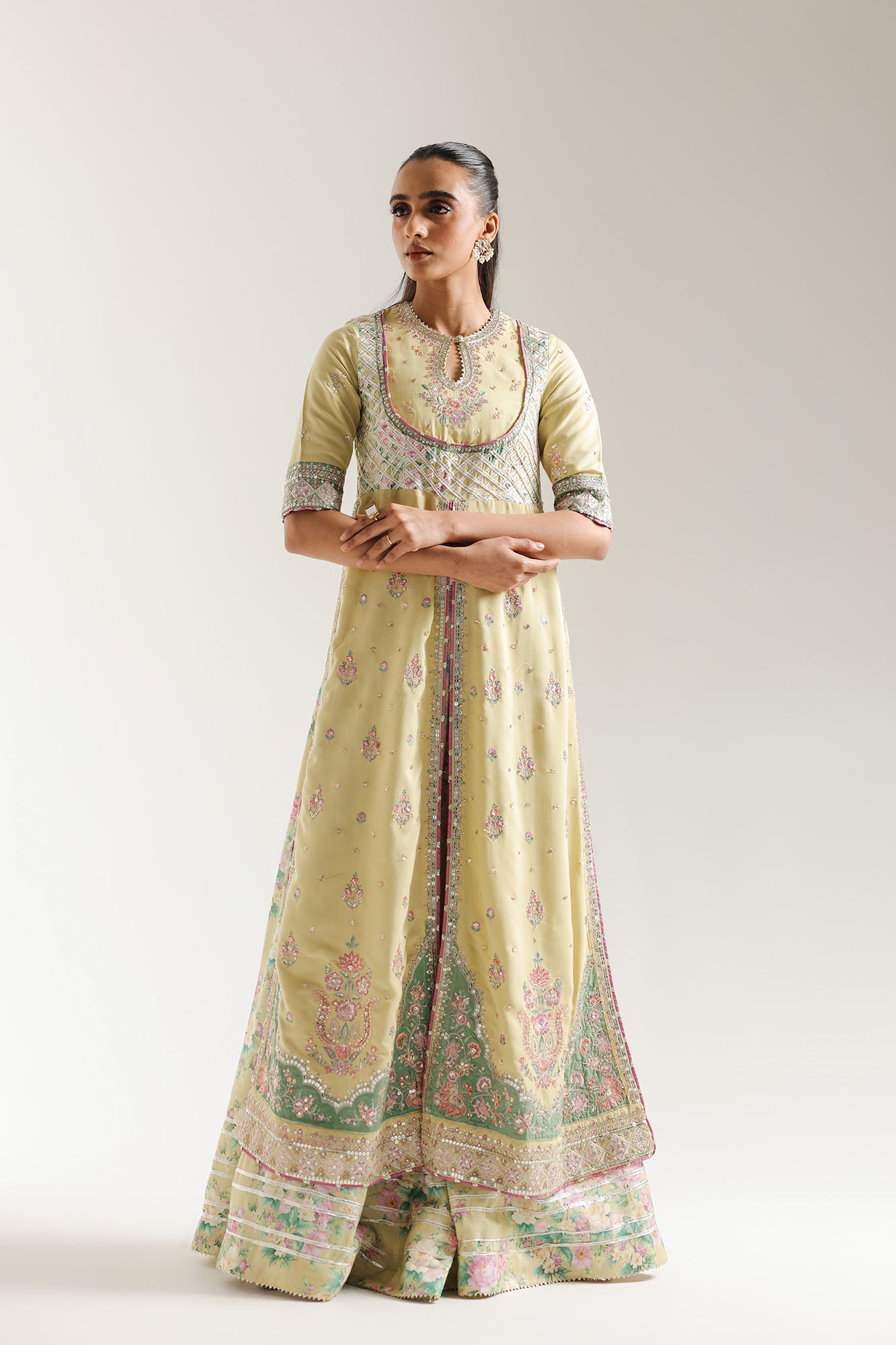 EMBROIDERED SUIT (E0915/104/109)