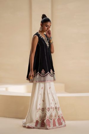 EMBROIDERED SUIT (E0934/104/902)