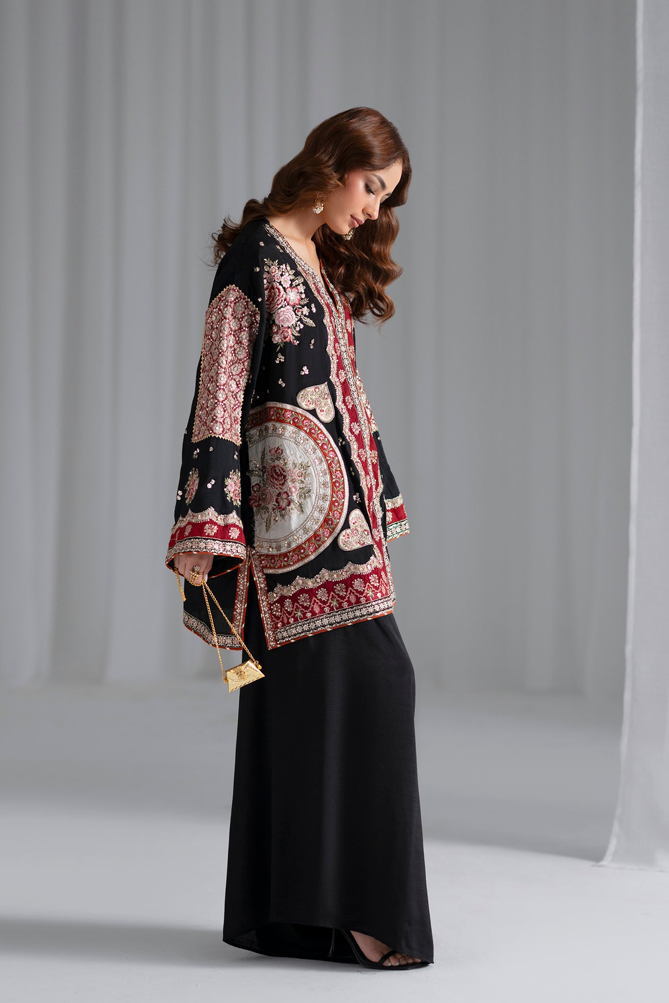 EMBROIDERED SUIT (E0941/104/901)