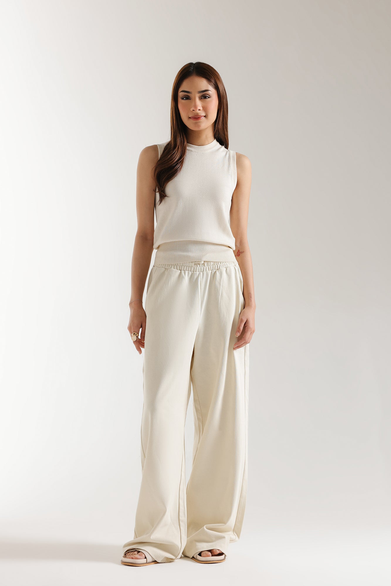 SLEEVELESS T-SHIRT (E2390/108/005) - Image 2