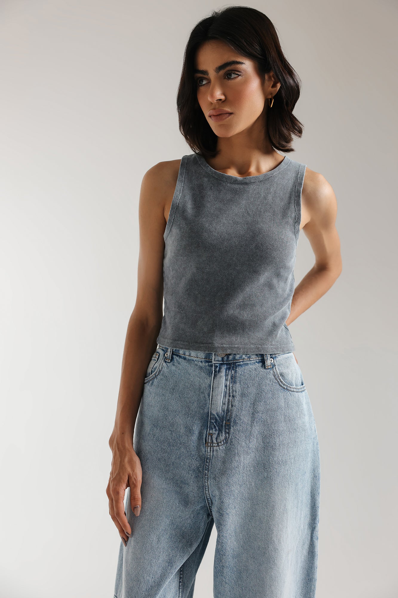 SLEEVELESS CROPPED TOP (E2396/108/903) - Image 5