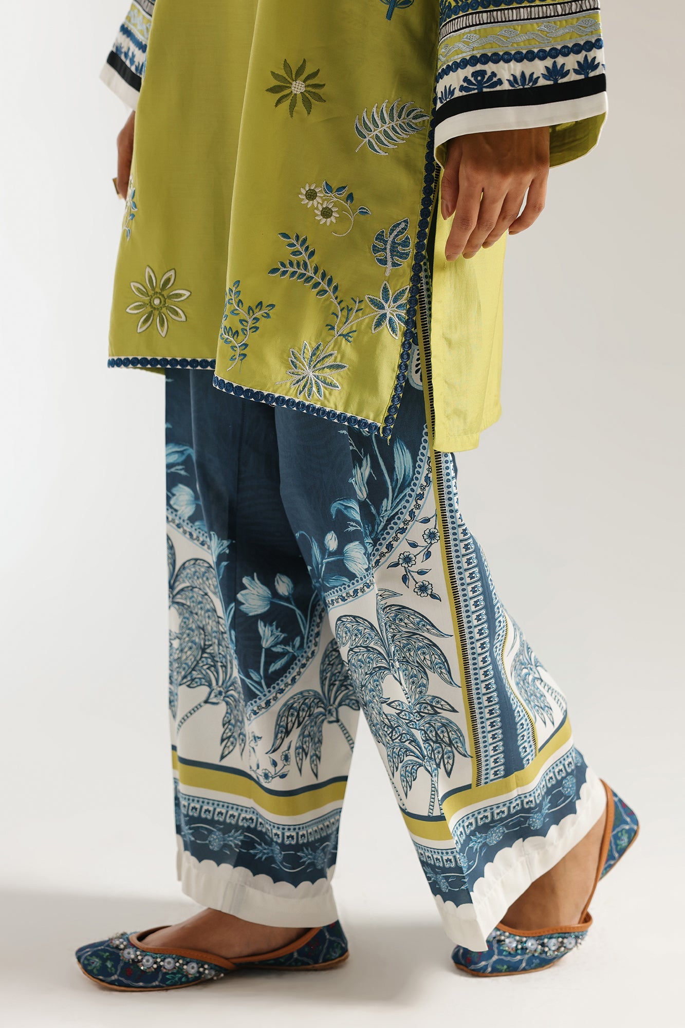 EMBROIDERED SUIT (E2939/103/125) - Image 5