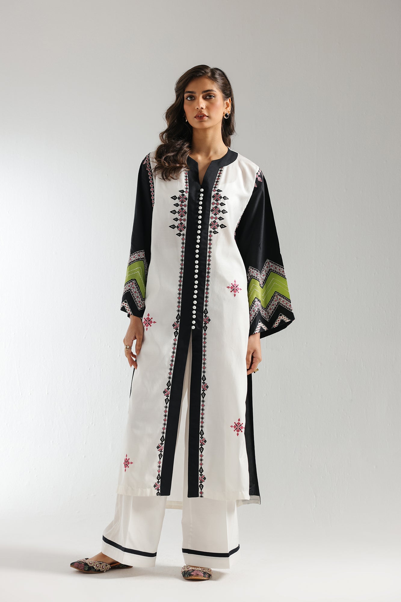 EMBROIDERED SUIT (E2950/103/005) - Image 2