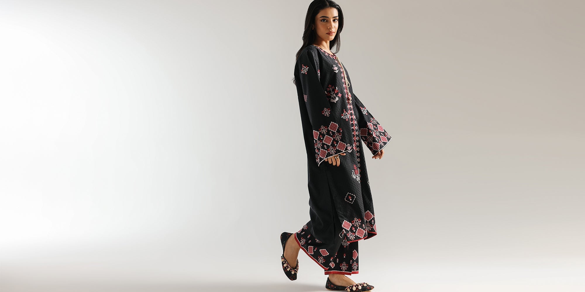 EMBROIDERED SUIT (E2970/103/902) - Image 5