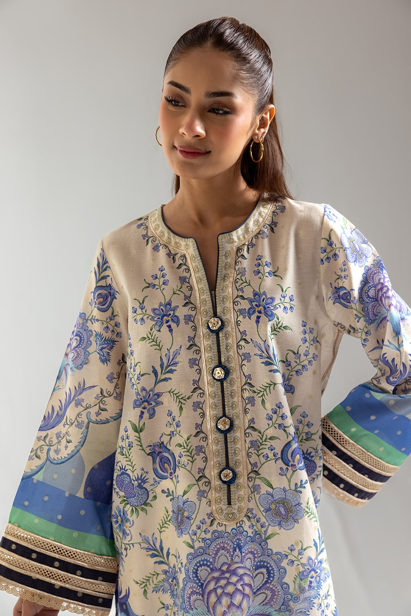 EMBROIDERED SUIT (E103/006/3071) - Image 4