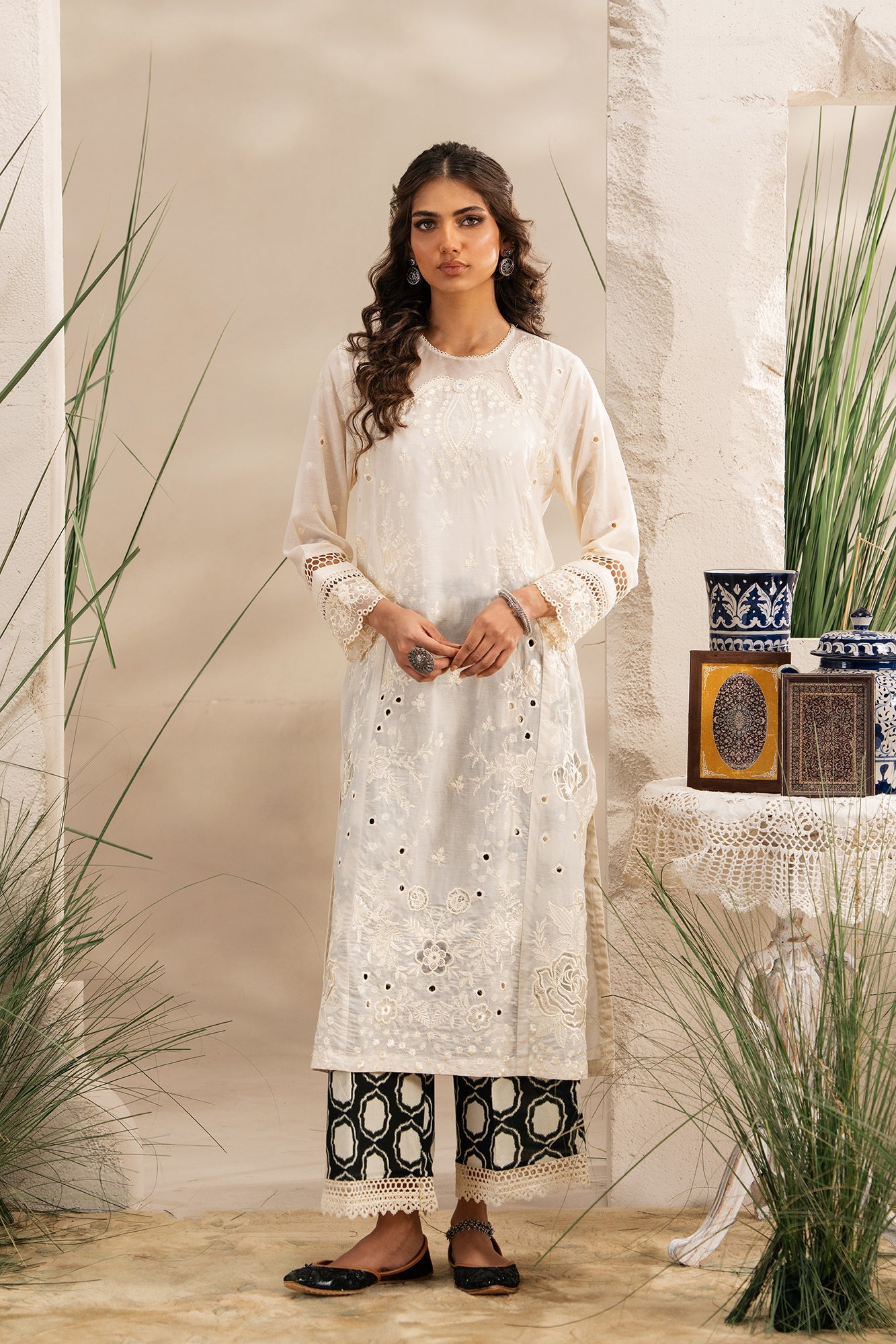 EMBROIDERED SUIT (E103/002/3278) - Image 2