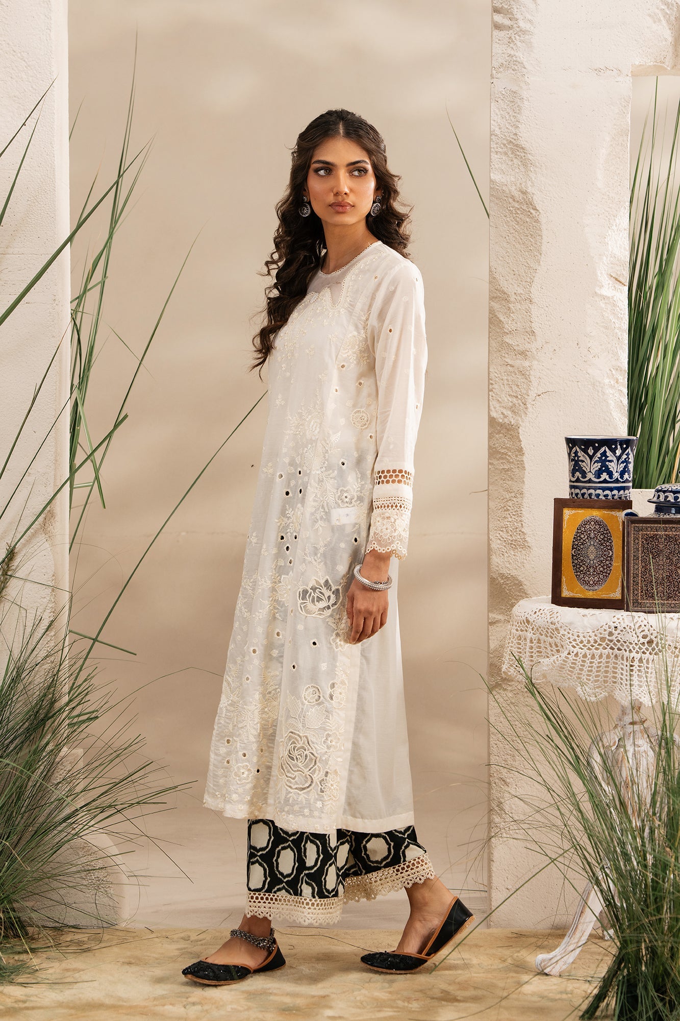 EMBROIDERED SUIT (E103/002/3278) - Image 3