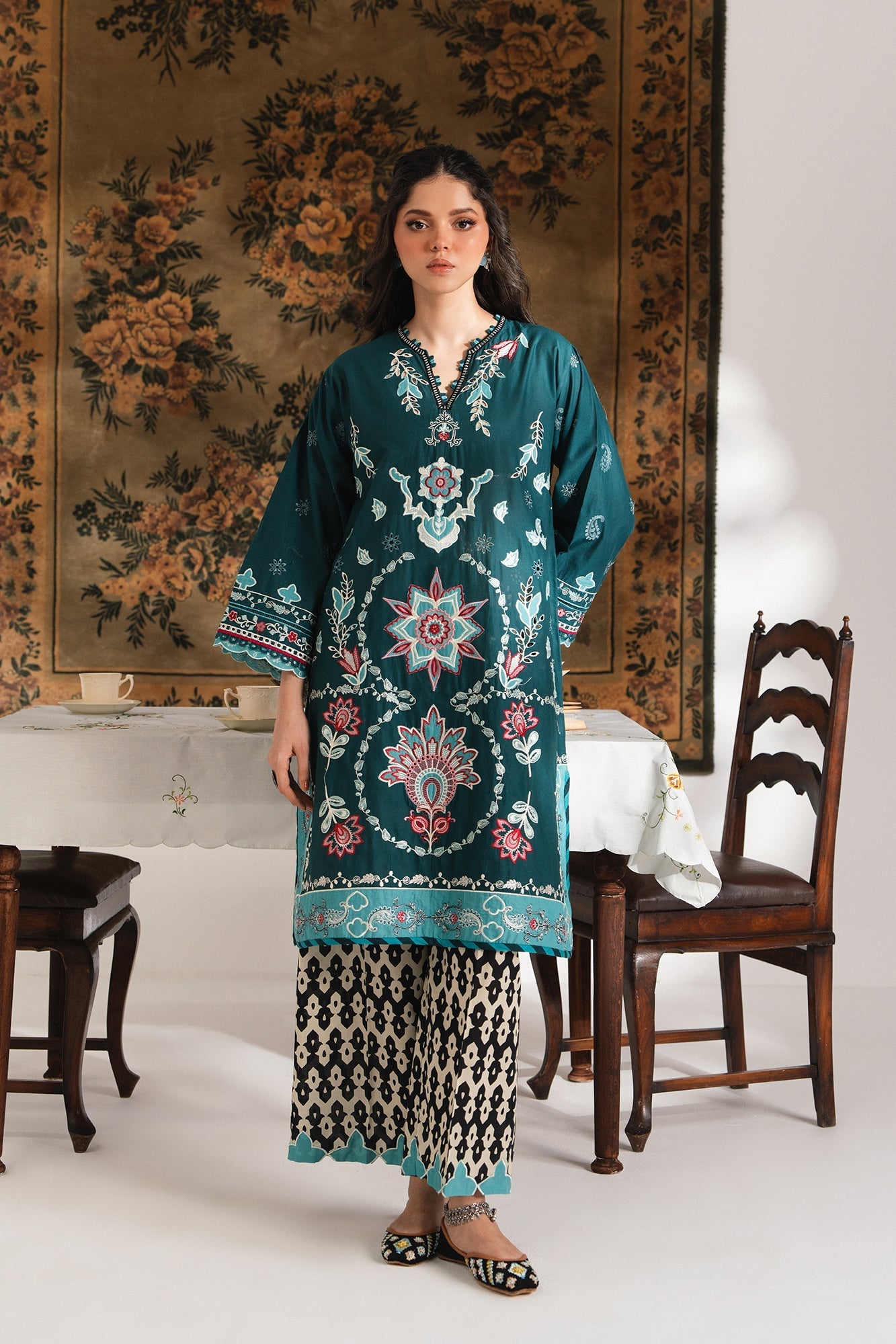 EMBROIDERED SUIT (E103/711/3280) - Image 3