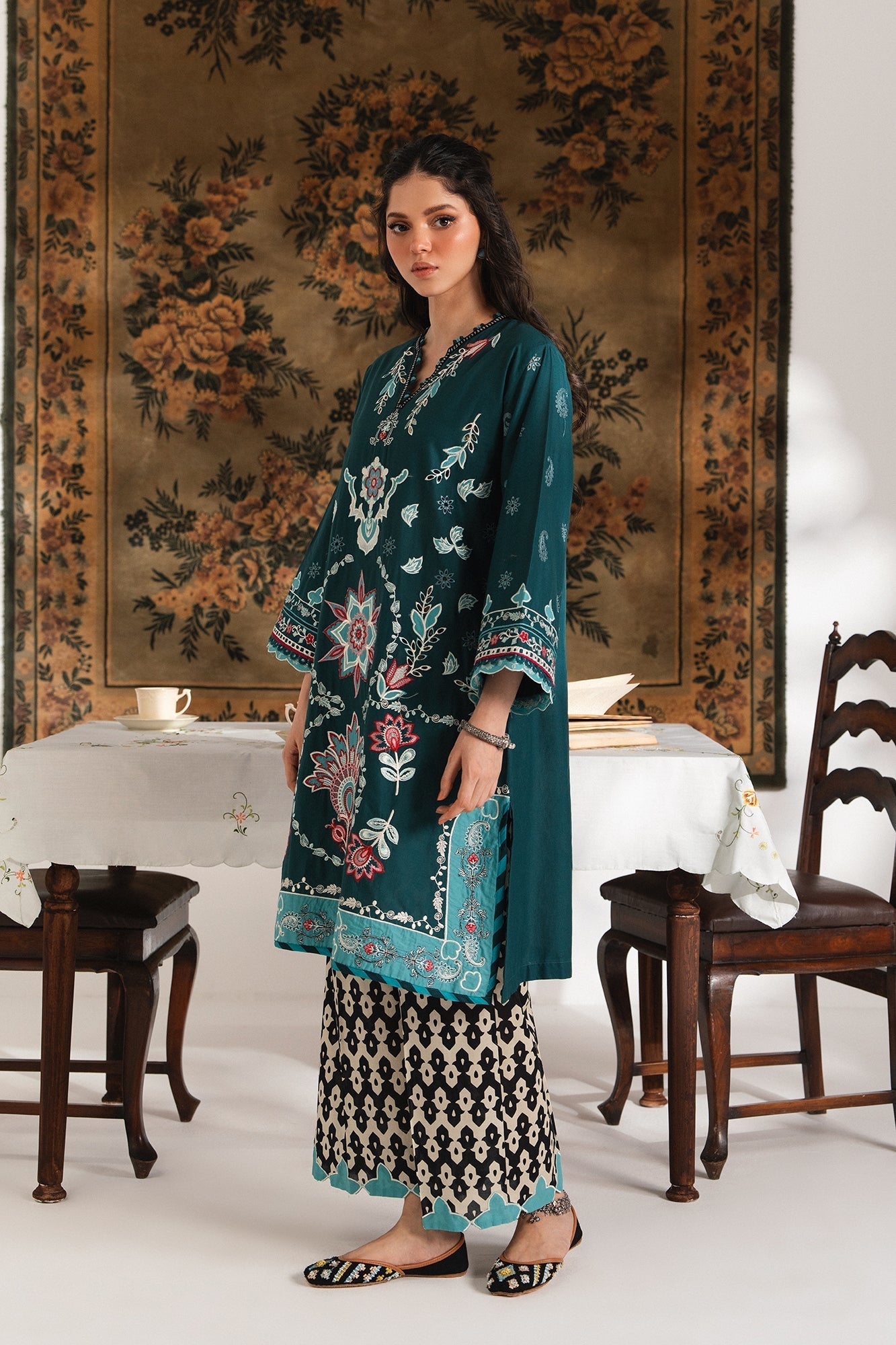 EMBROIDERED SUIT (E103/711/3280) - Image 4