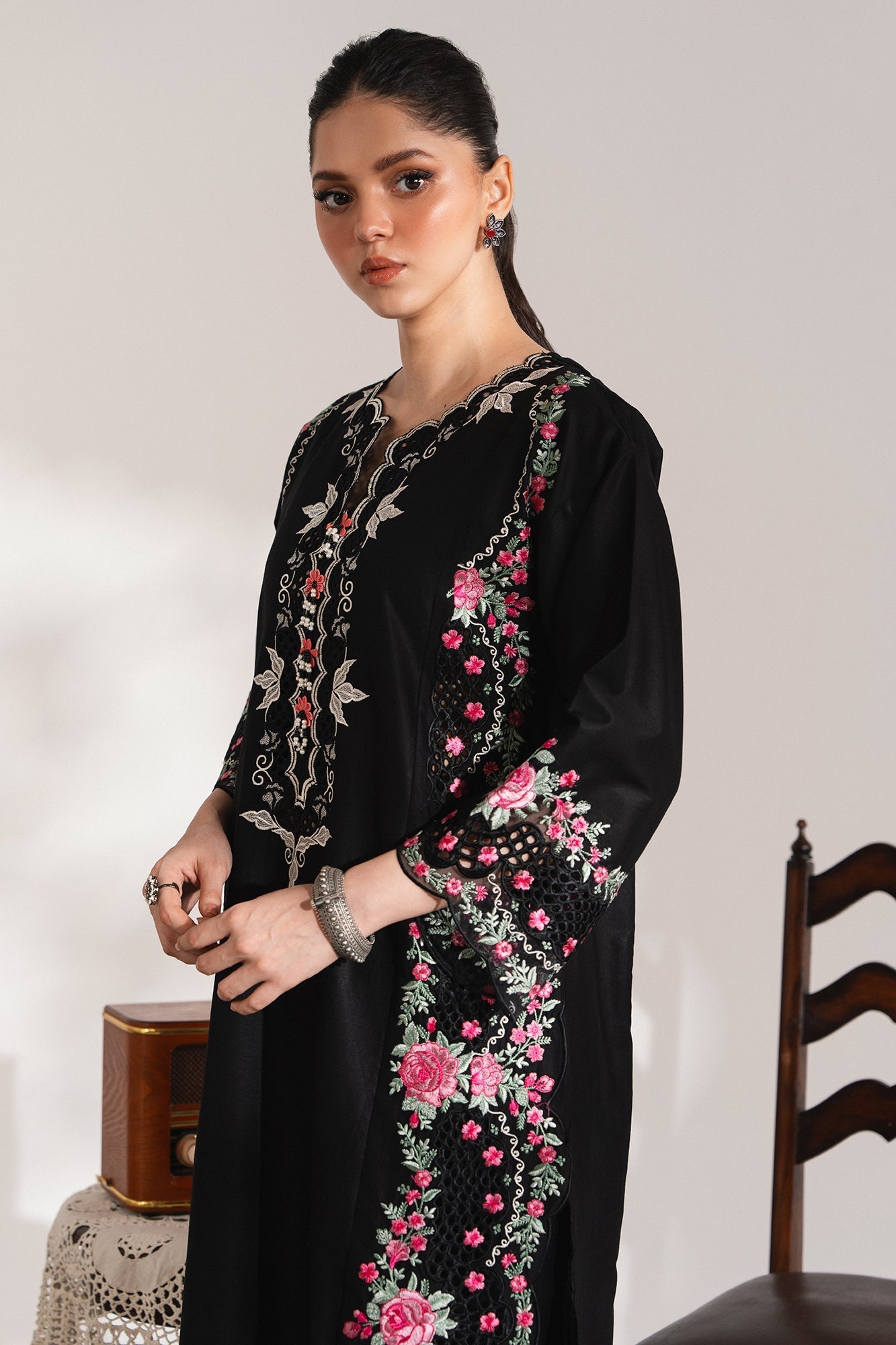 EMBROIDERED SUIT (E103/901/3288) - Image 4