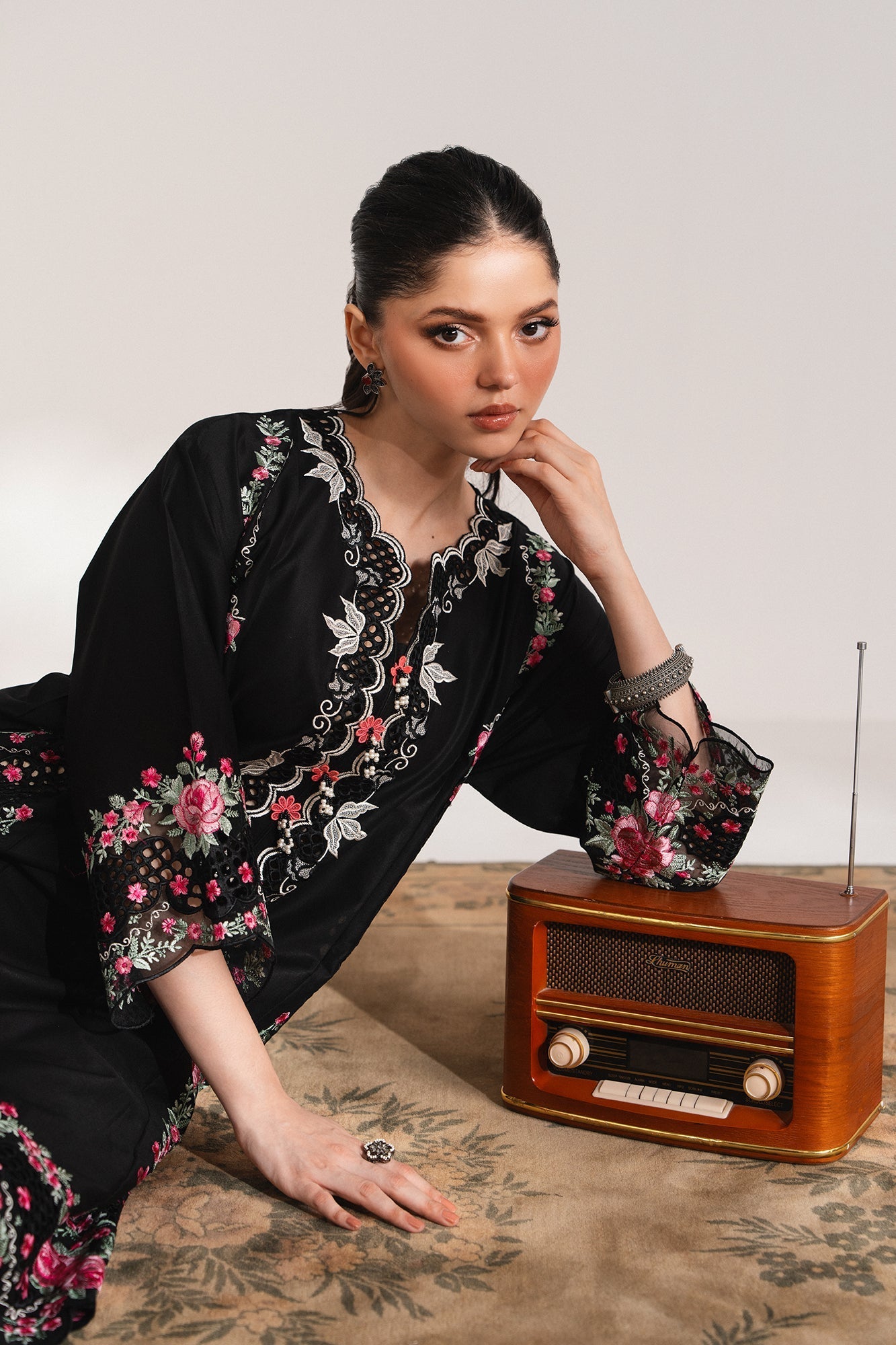 EMBROIDERED SUIT (E103/901/3288) - Image 5