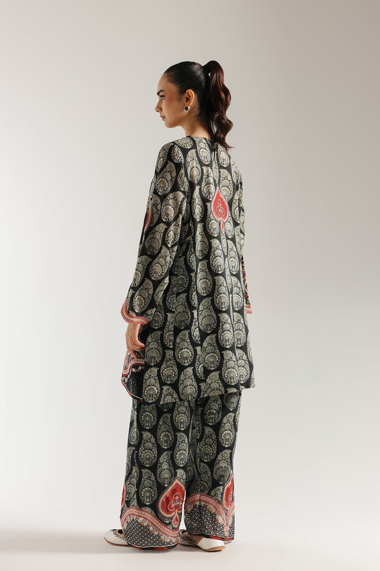 EMBROIDERED SUIT (E103/902/3296) - Image 4