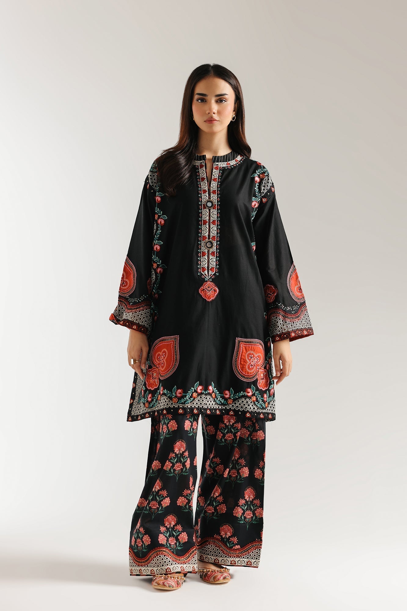 EMBROIDERED SUIT (E103/901/3328) - Image 2