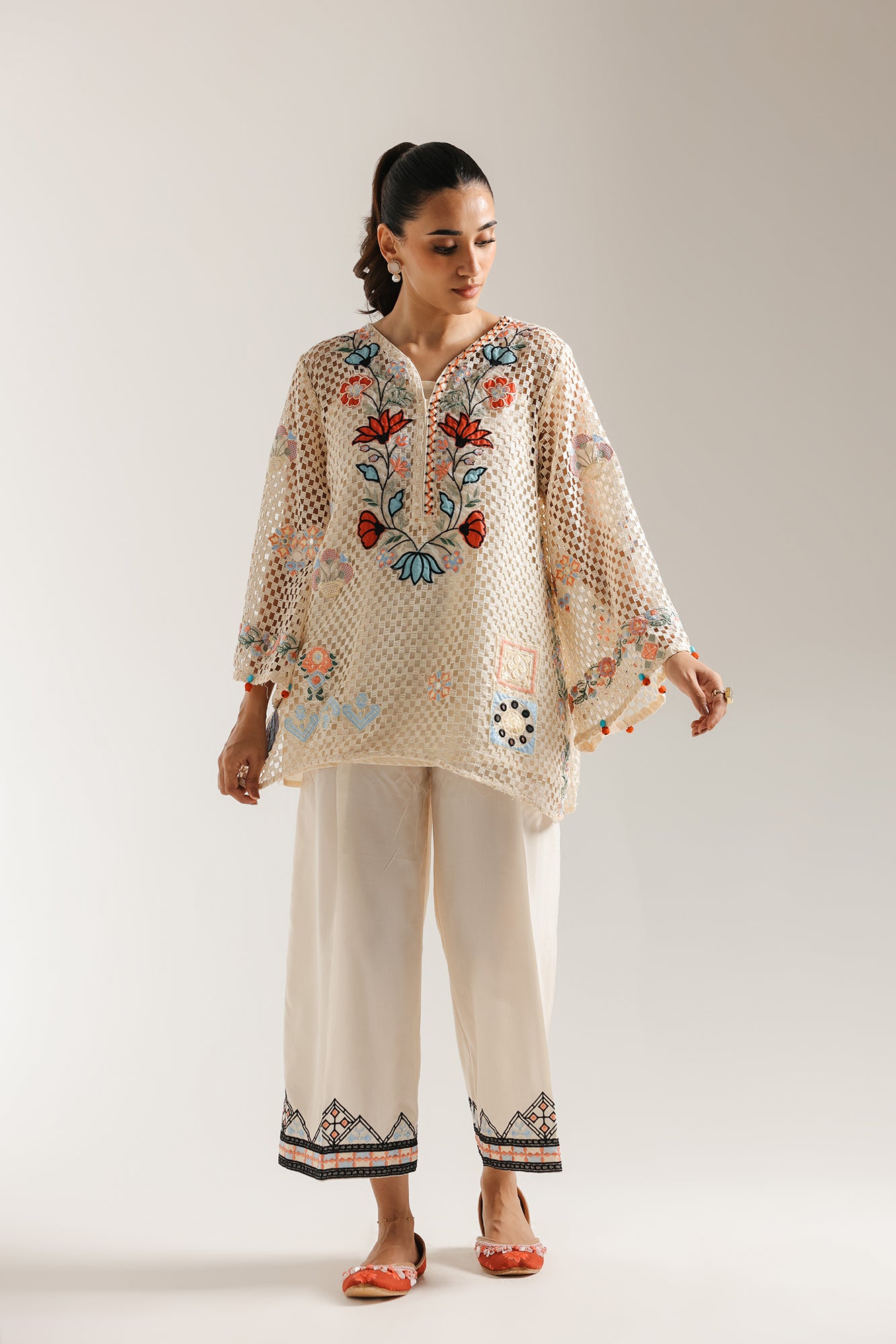 EMBROIDERED SUIT (E3485/103/002)