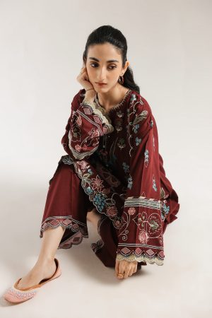 EMBROIDERED SUIT (E3498/103/304)