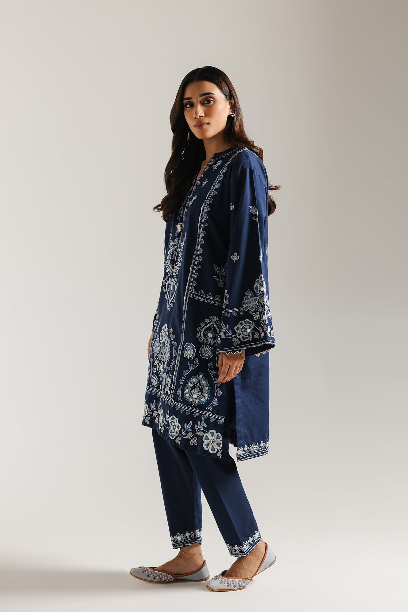 EMBROIDERED SUIT (E3600/103/626) - Image 3