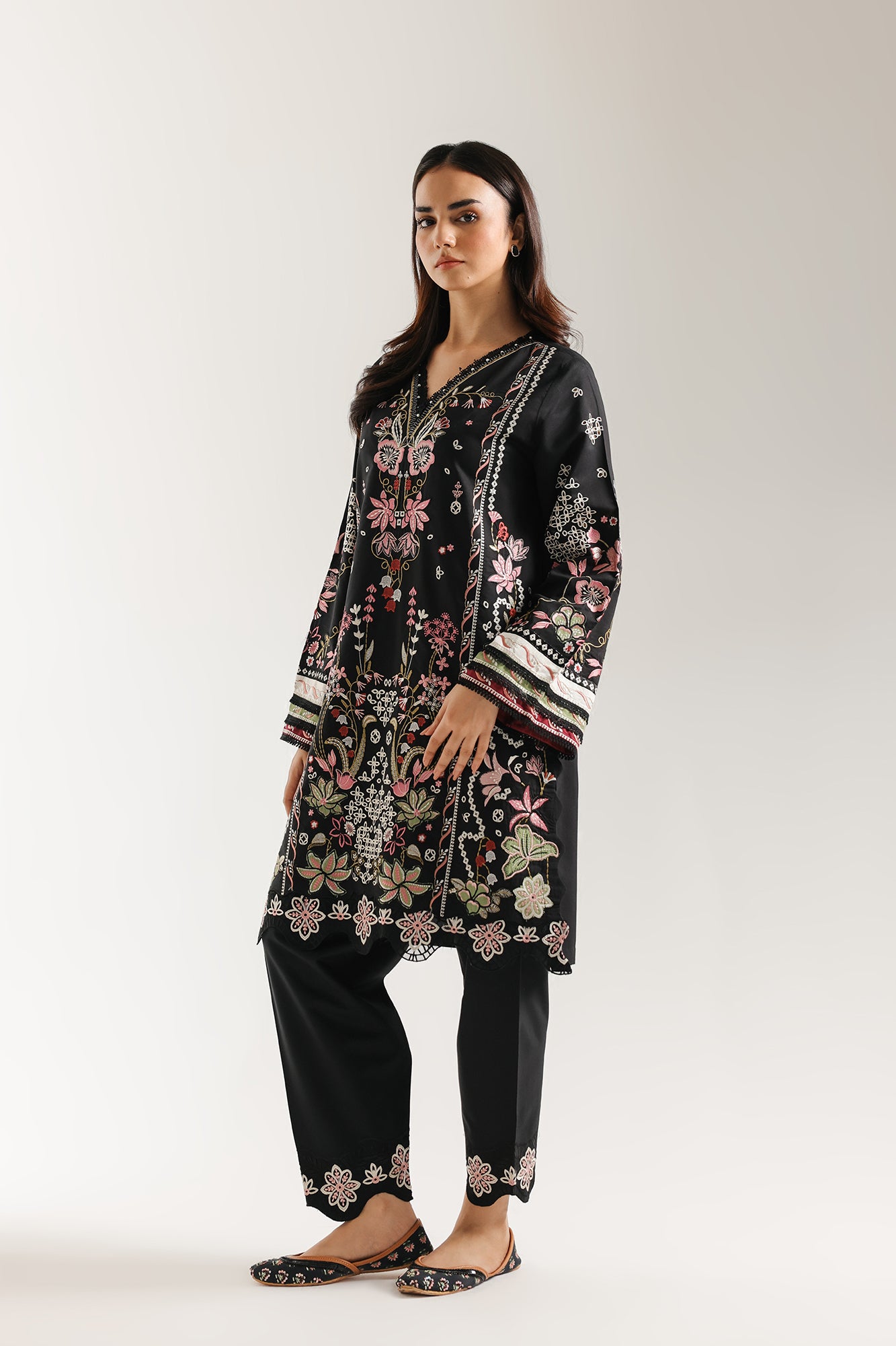 EMBROIDERED SUIT (E3616/103/902) - Image 3