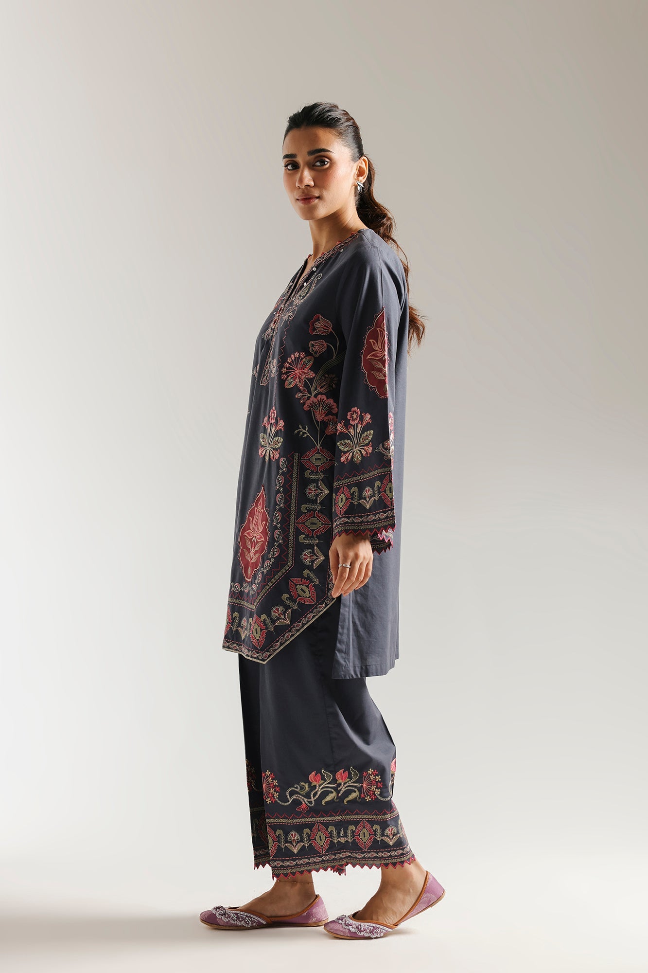 EMBROIDERED SUIT (E3625/103/904) - Image 3