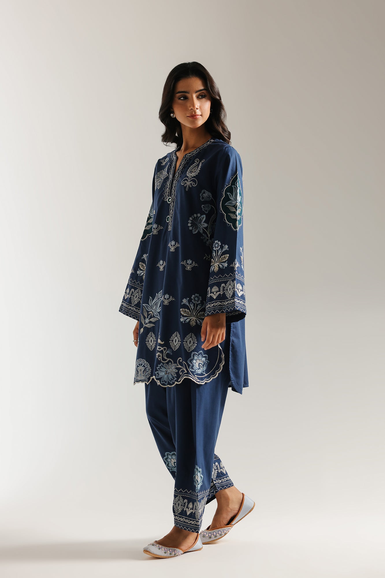 EMBROIDERED SUIT (E3627/103/618) - Image 2
