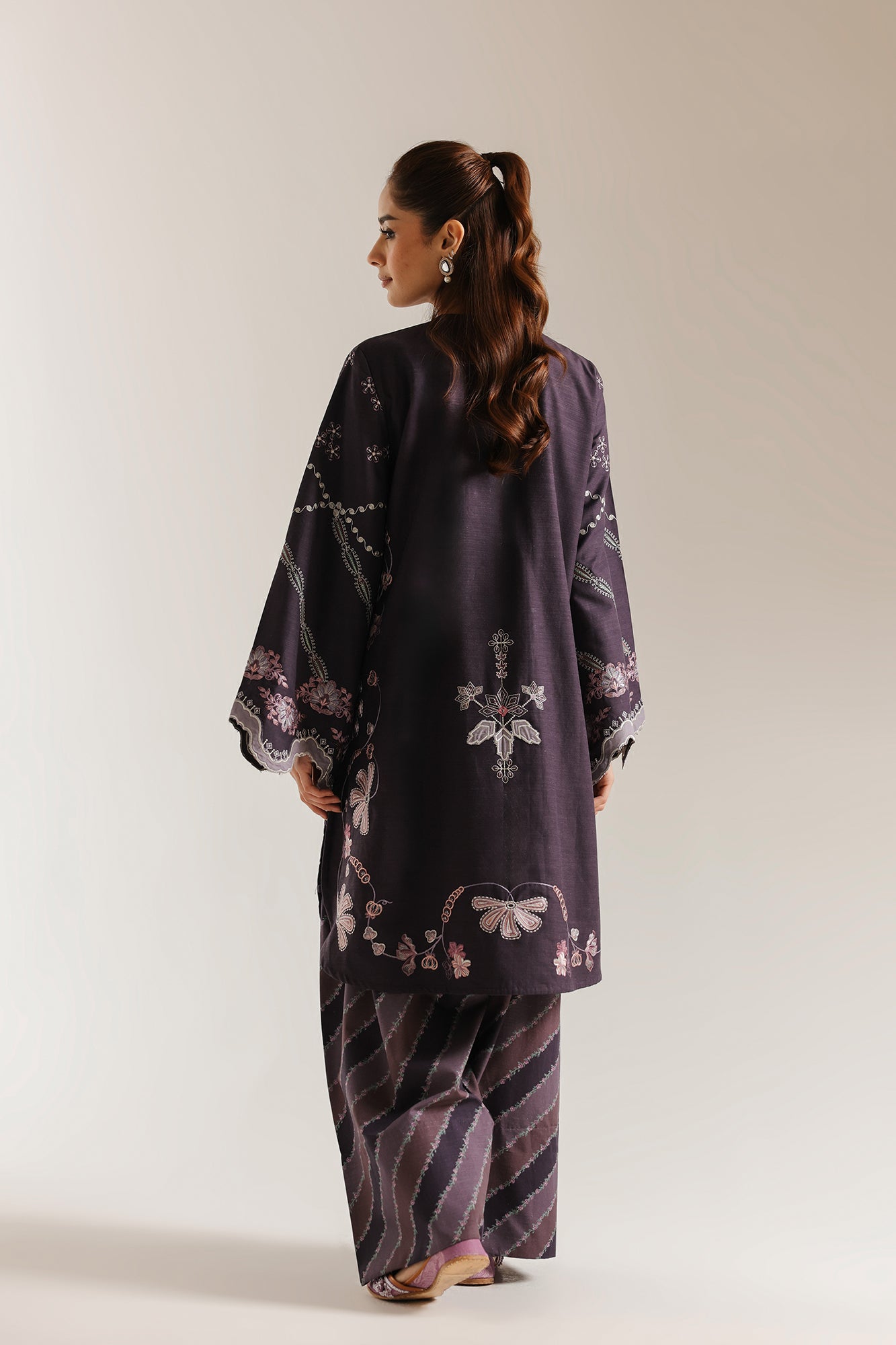 EMBROIDERED SUIT (E3669/103/502) - Image 4