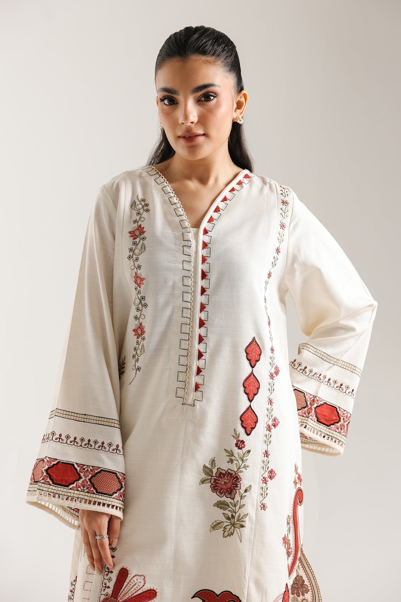 EMBROIDERED SUIT (E3711/103/002) - Image 3