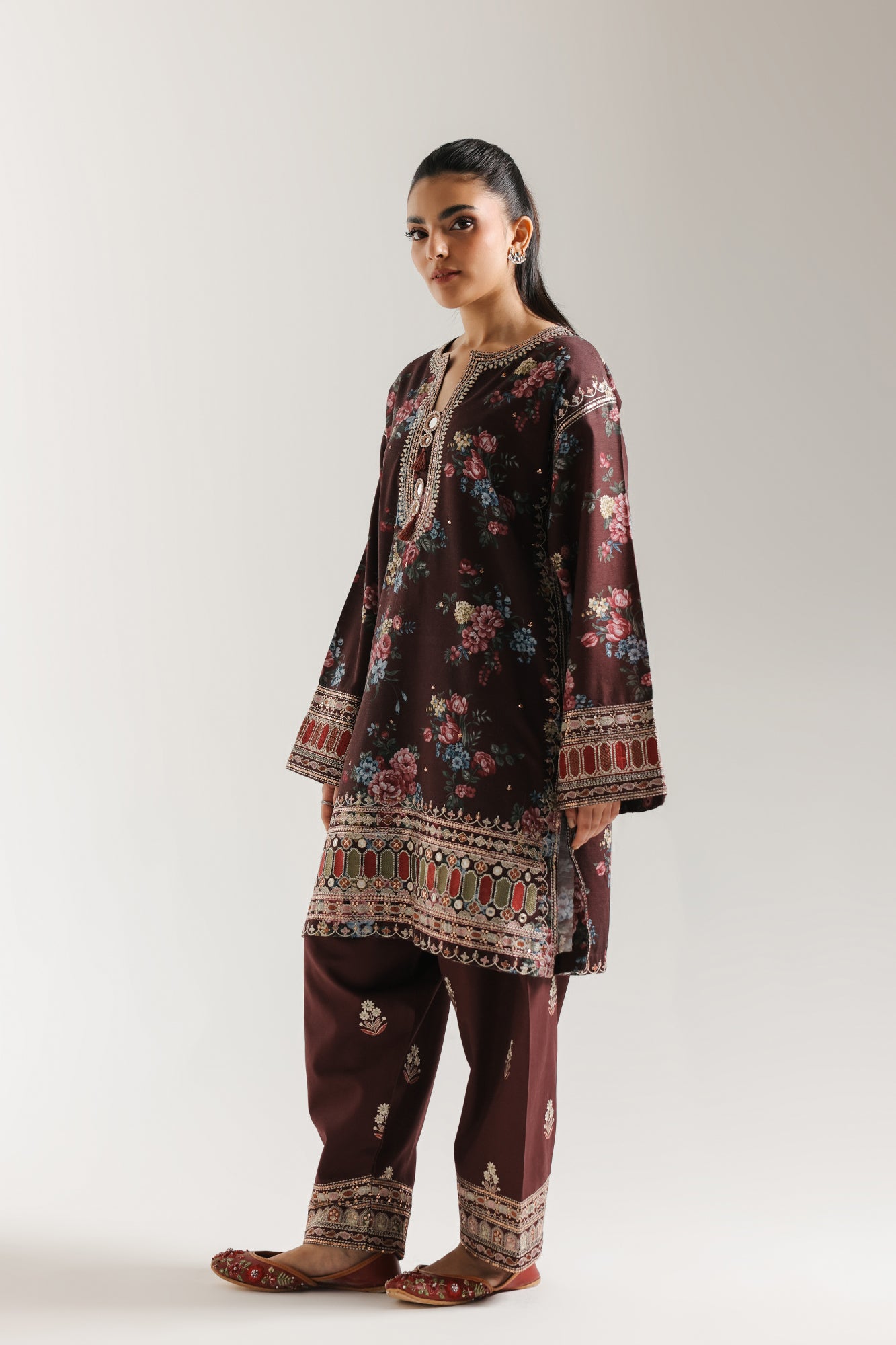 EMBROIDERED SUIT (E3736/103/520) - Image 2