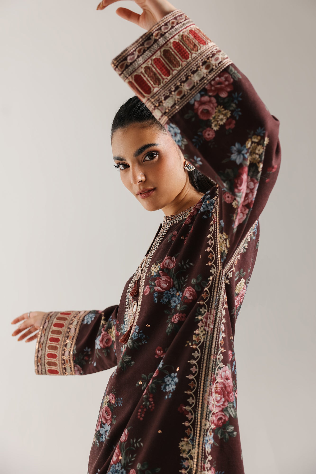 EMBROIDERED SUIT (E3736/103/520) - Image 5