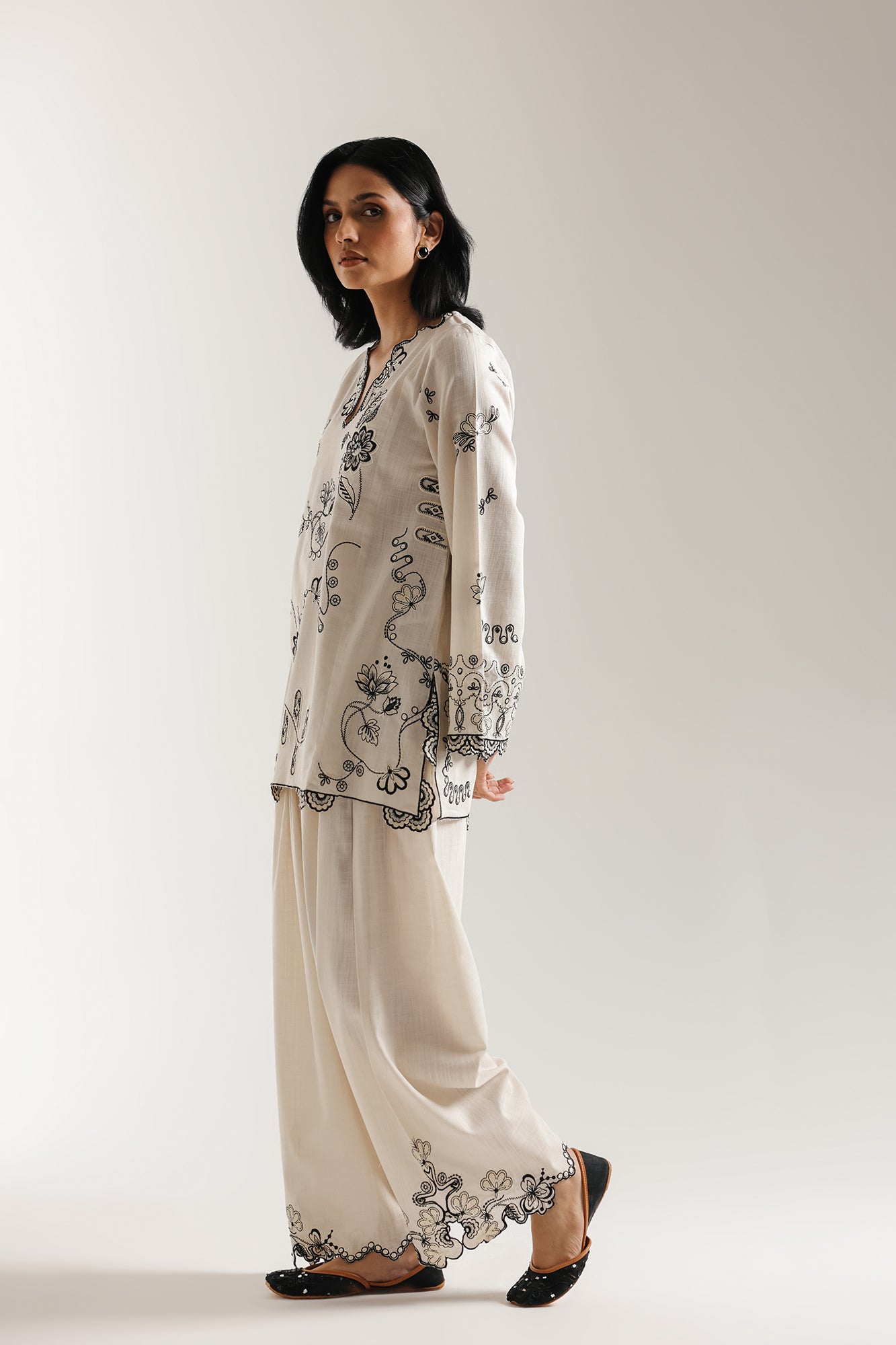 EMBROIDERED SUIT (E3740/103/003) - Image 2