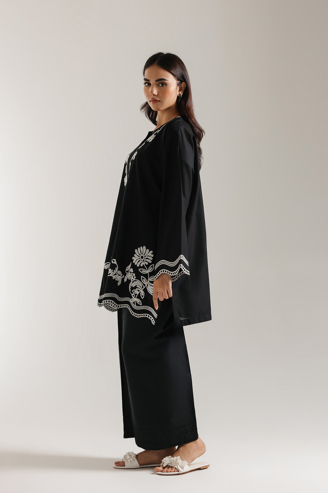 EMBROIDERED KURTI (E102/902/5832) - Image 3