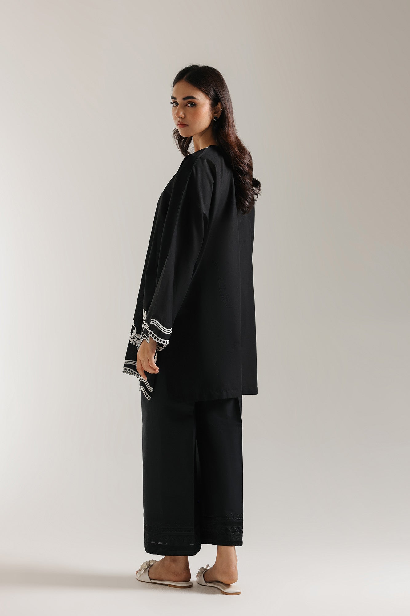 EMBROIDERED KURTI (E102/902/5832) - Image 4