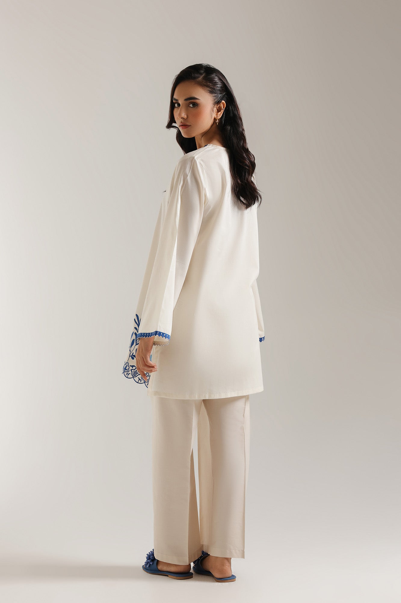 EMBROIDERED SHIRT (E102/002/5833) - Image 3