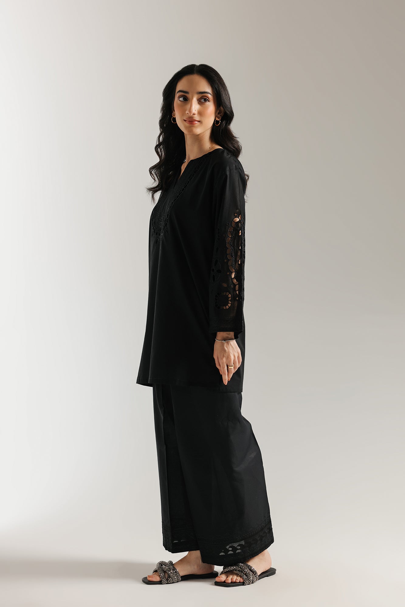 EMBROIDERED KURTI (E5848/102/902) - Image 3