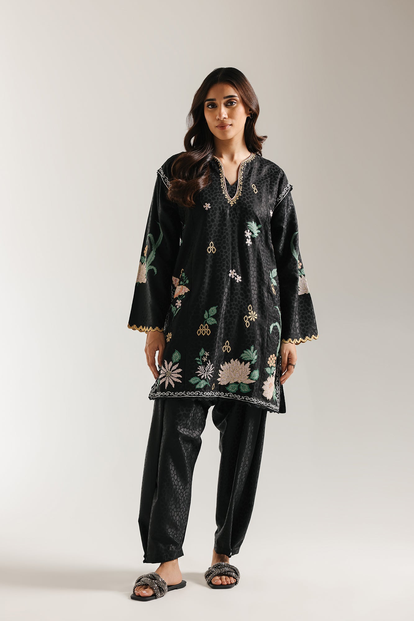 EMBROIDERED SUIT (E6628/102/901) - Image 2