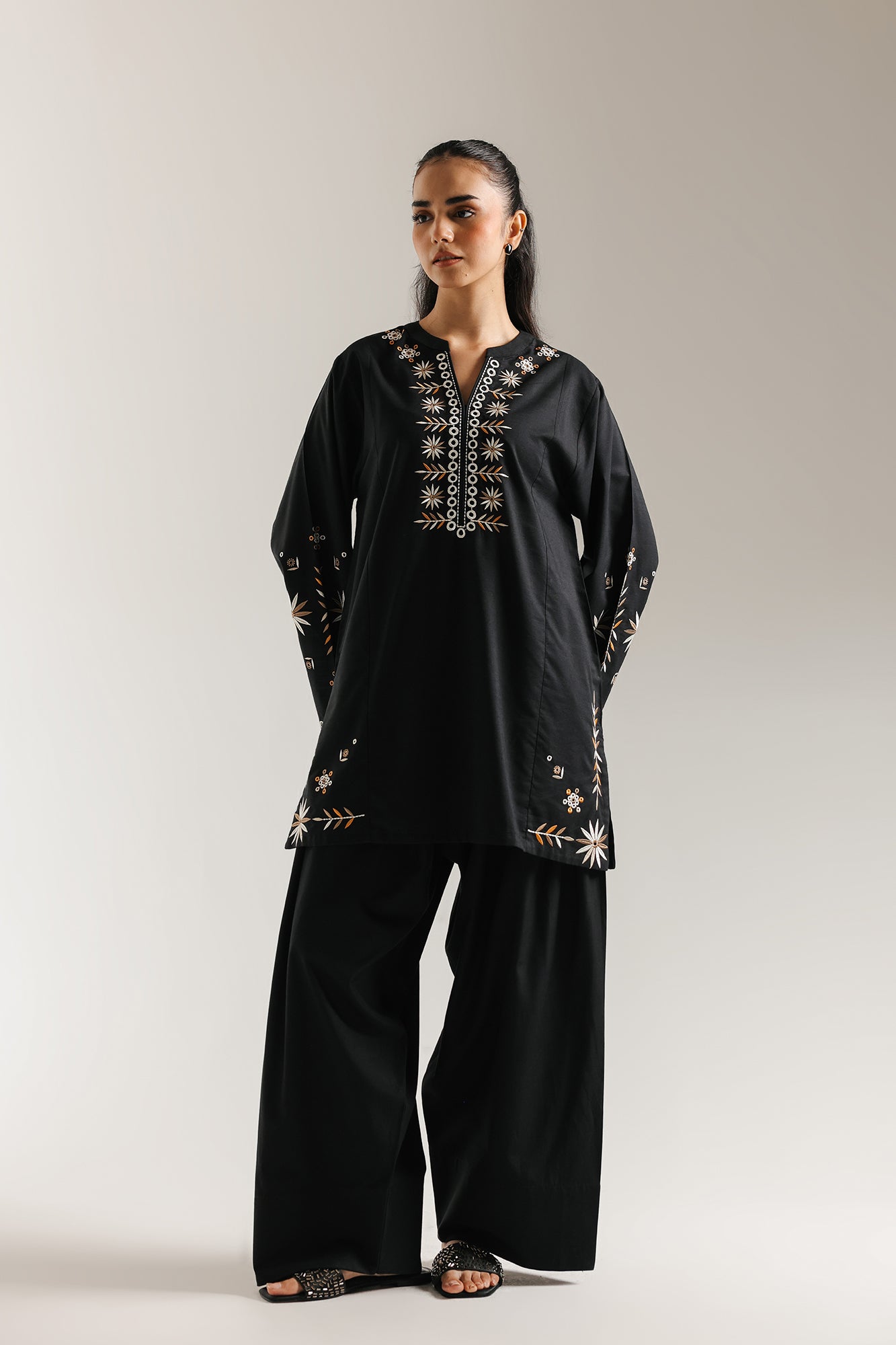 EMBROIDERED KURTI (E6657/102/902) - Image 2