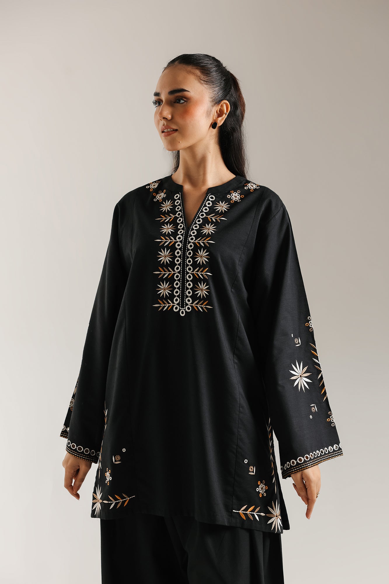 EMBROIDERED KURTI (E6657/102/902) - Image 5