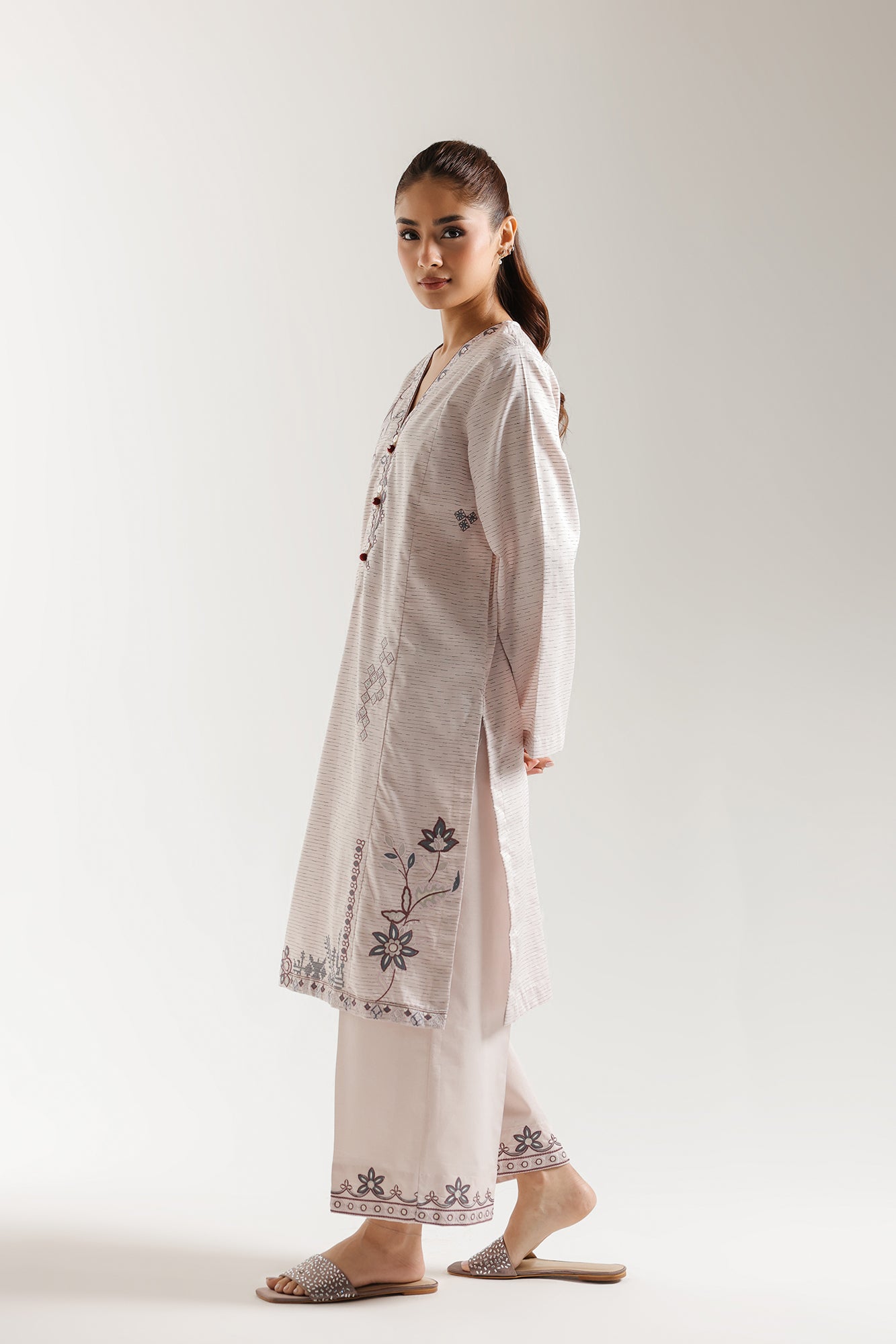 EMBROIDERED SUIT (E6978/102/330) - Image 2