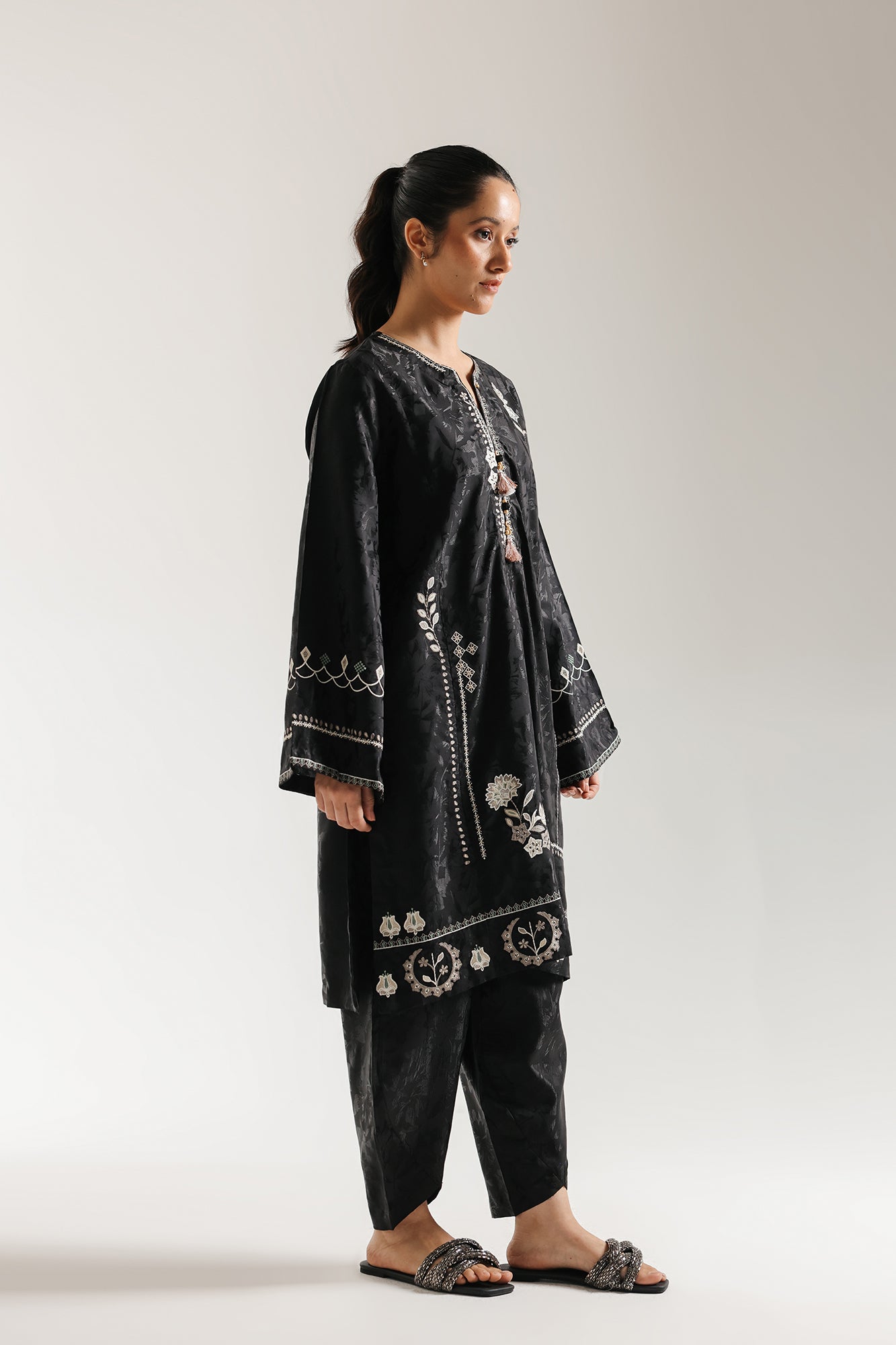EMBROIDERED SUIT (E7020/102/901) - Image 2