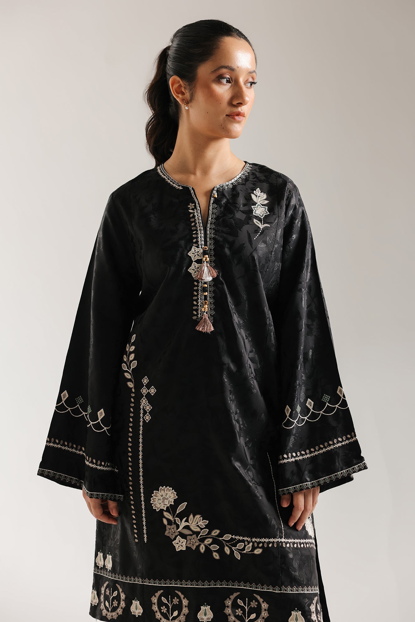 EMBROIDERED SUIT (E7020/102/901) - Image 4