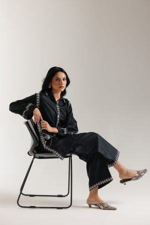 EMBROIDERED SUIT (E7217/102/902)