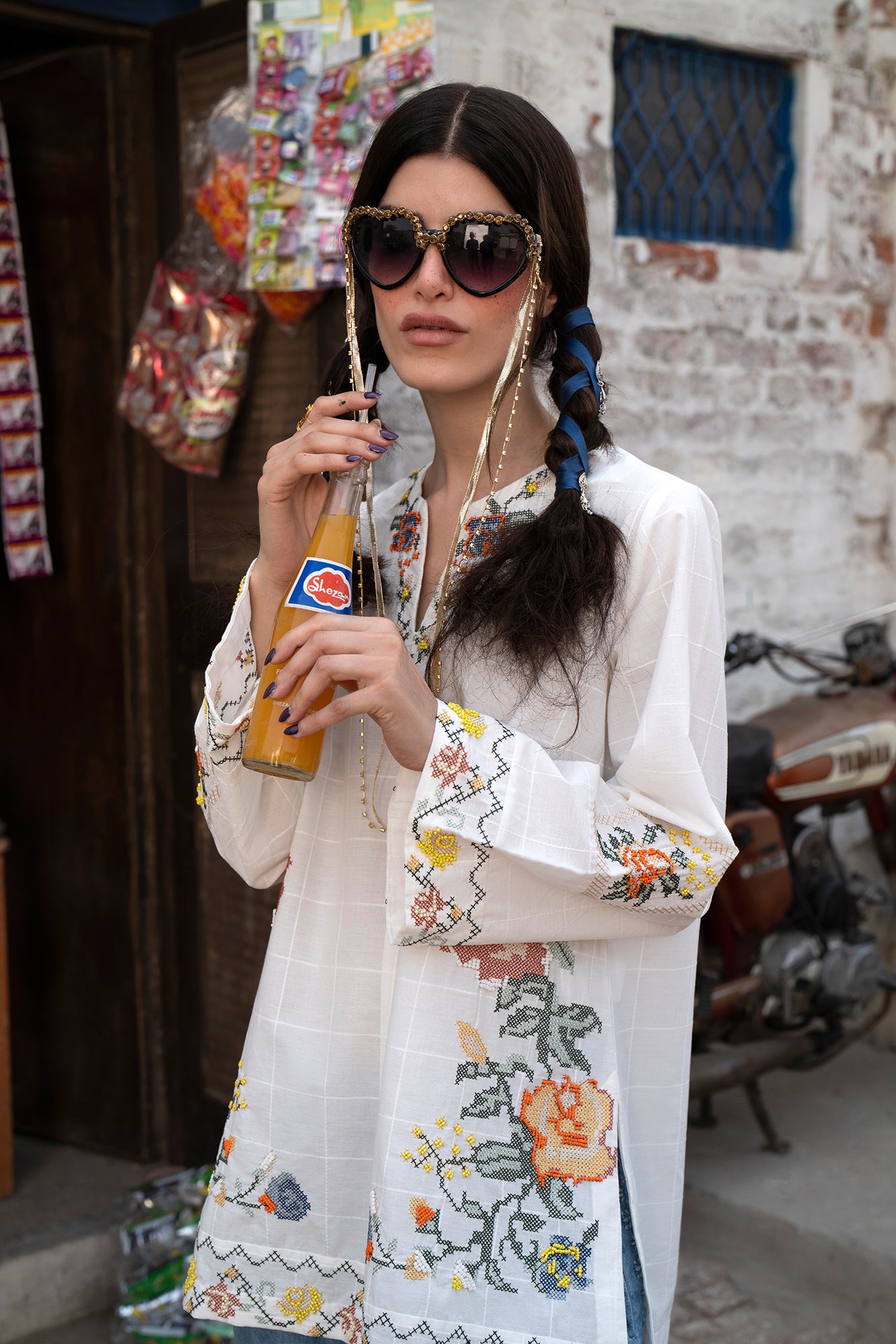 EMBROIDERED KURTI (S2E0492/119/002) - Image 4