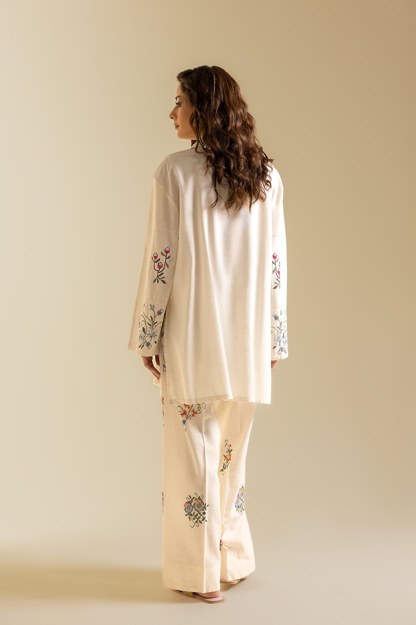 EMBROIDERED SUIT (S2E119/002/0551) - Image 4